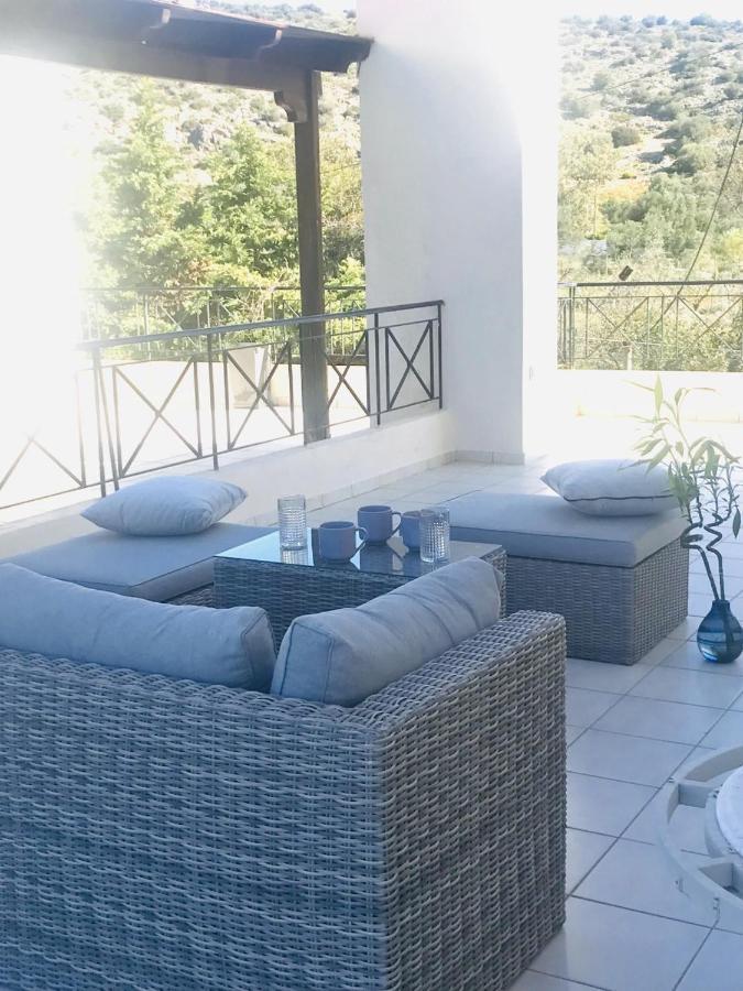 Agia Marina  Beautiful Maisonette With A View To The Mountains And The Sea מראה חיצוני תמונה